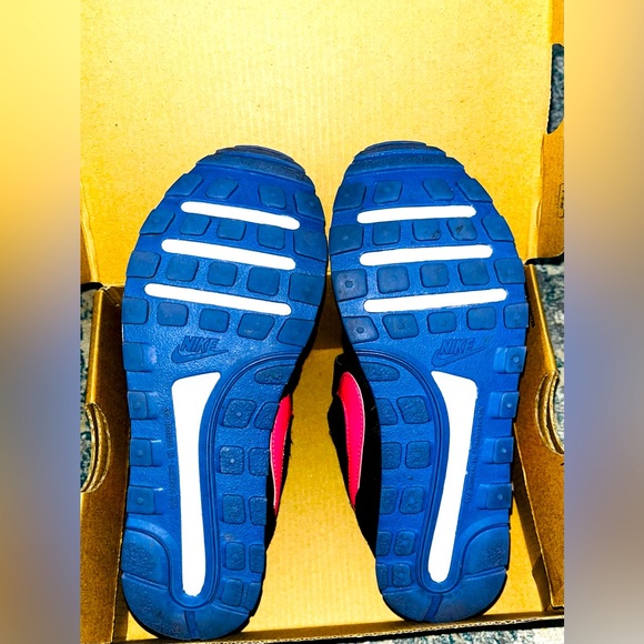 **SOLD** Nike Valiant (Smoke Grey/Sunset Pulse), Youth Size 1.5 - $20 - Picture 9 of 10